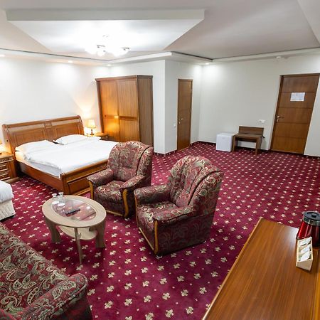 Gyumri Hotel Exterior photo