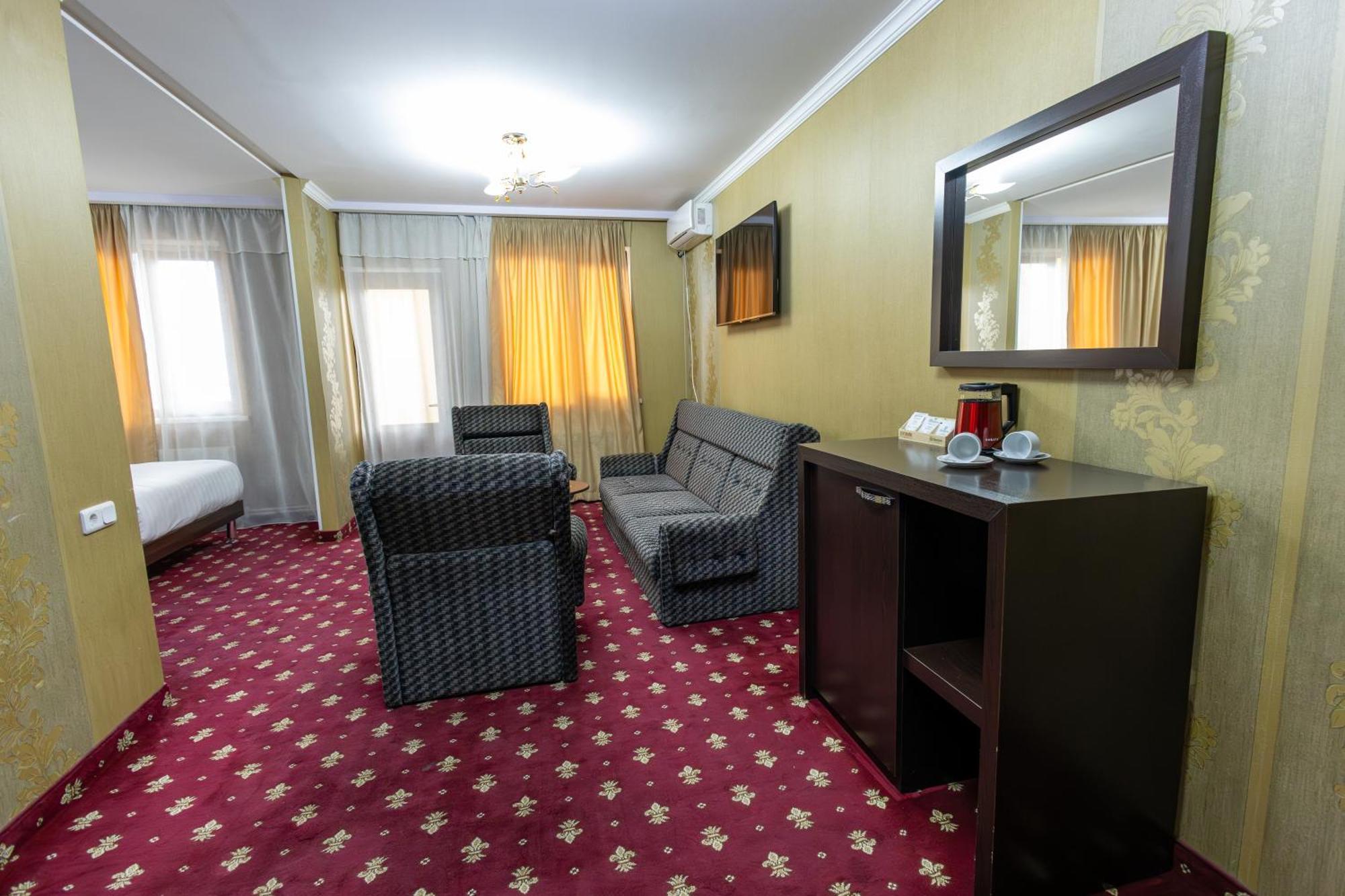 Gyumri Hotel Exterior photo