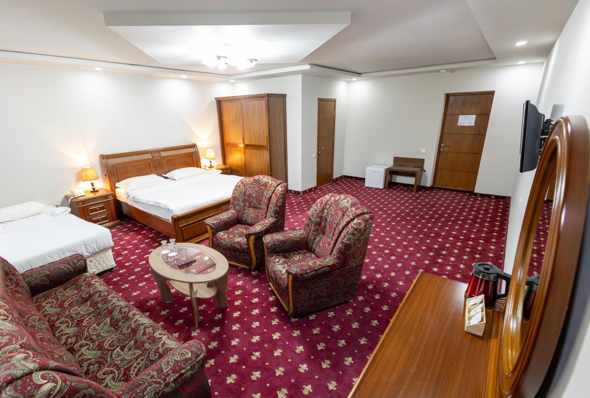 Gyumri Hotel Exterior photo
