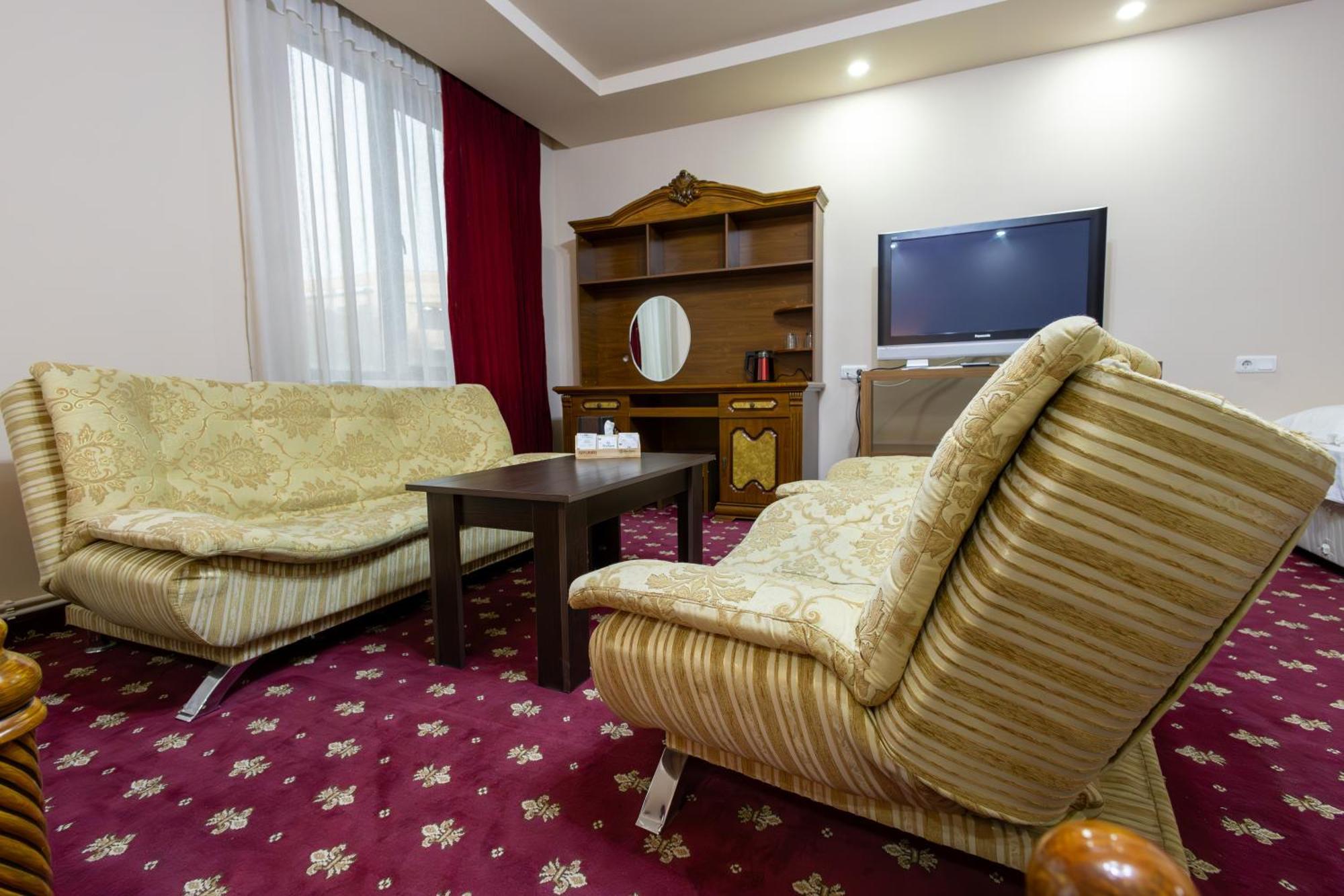 Gyumri Hotel Exterior photo